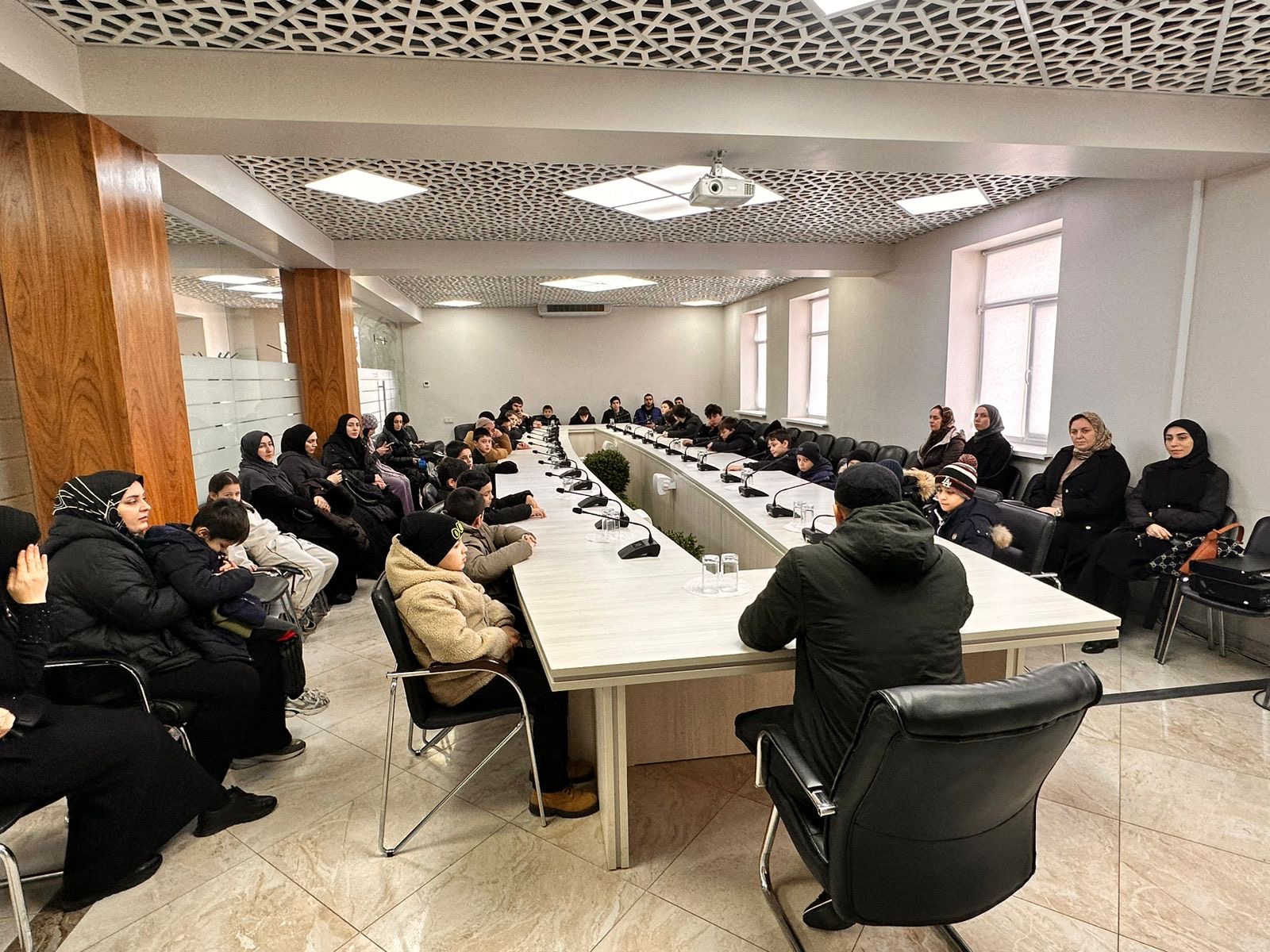 Представители отдела просвещения мечети пообщались с мальчиками, отцы которых пали в ходе специальной военной операции.