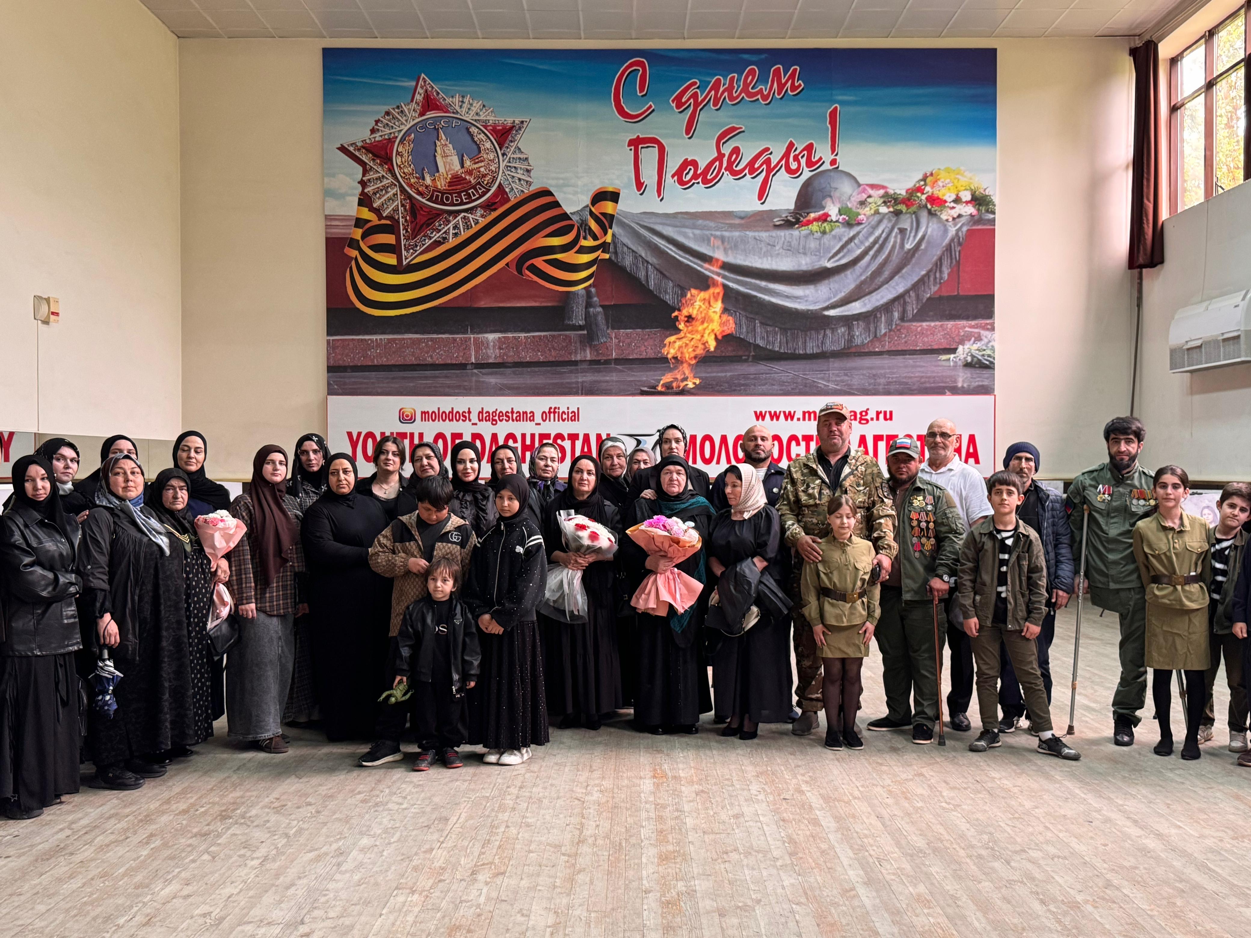 🇷🇺 В Хасавюрте прошла фотовыставка «Дети Героев»: память, которую невозможно стереть.